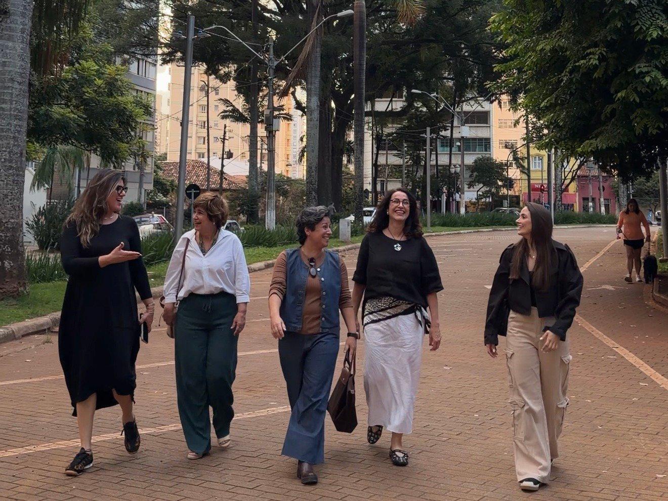 Antes de tudo, um olhar sobre morar.